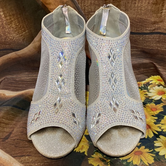 GUC Pierre Dumas Formal Heels - Picture 6 of 7